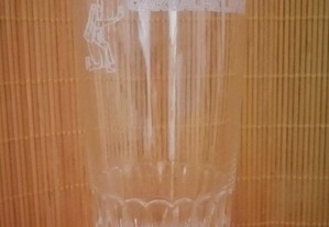 Copo antigo em vidro publicidade das Águas de Carvalhelhos ( modelo alto logotipo e rótulo Branco )