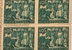 2 quadras selos 8.cent.Tomada Lisb.aos Mouros-1947