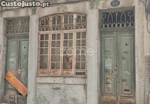 Prédio Com Vista Rio Na Zona Histórico Do Porto