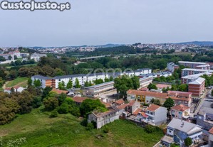 Terreno Com Licença Para Construção, Junto Ao...