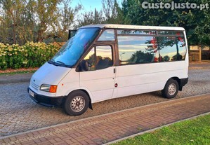 Ford Transit 14 lugares