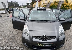 Toyota Yaris 1.4 D-4D DN Automoveis� - 09