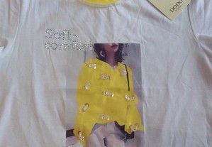 T-shirt com desenho amarelo