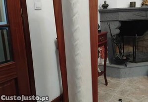 2 Candeeiros altos em madeira de cerejeira