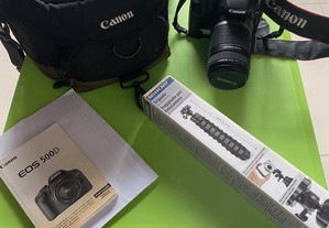 Máquina fotográfica Canon 500D com 2 tripés