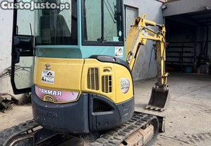 Mini giratria yanmar vi-o 25 ano 2013