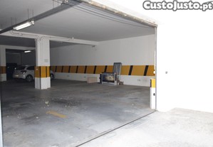Garagem Em Lagos (So Sebastio E Santa Maria),Lagos