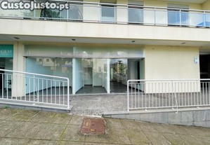 Loja Localizada Nos Piornais So Martinho Funchal