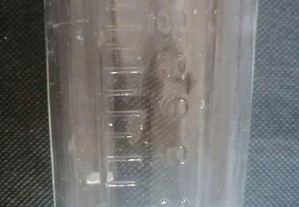 Copo medidor em vidro usado nas zonas termais para tratamento