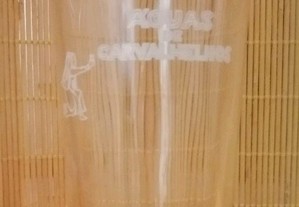 Copo antigo em vidro com publicidade das Águas de Carvalhelhos ( logotipo e rótulo a Branco )