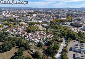 Terreno Urbano Com 751 M² Em Ramalde, Porto.