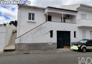 Moradia em banda T2 em Sousel de 146 m²