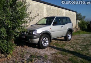 Nissan Terrano 2.7 - 05