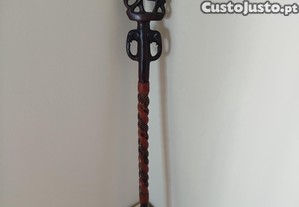 Antiga Bengala em madeira, origem Africana