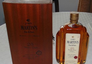 Garrafa Whisky James Martin's 20 anos - caixa em madeira