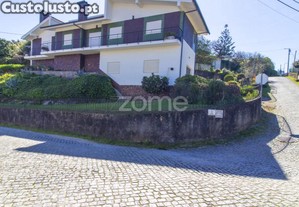 Moradia Individual T3 Com Terreno De 800 M² Em...
