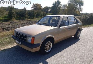 Opel Kadett D - 83