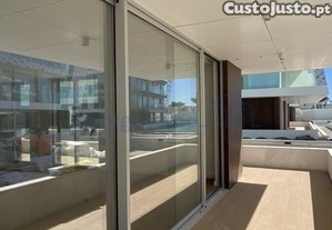 Apartamento T1 Com Terrao, Em Condomnio De...