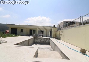 Moradia Térrea T3 Nova Com Piscina | Espinho -...