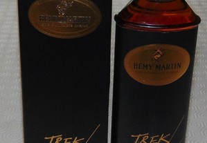 Garrafa de conhaque Rémy Martin - cognac de voyage Trek