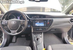 Toyota Auris Touring Sports - 16