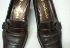 Sapatos Charles cor castanho N. 37