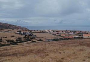 Terreno com vista mar, localizado no Porto Santo