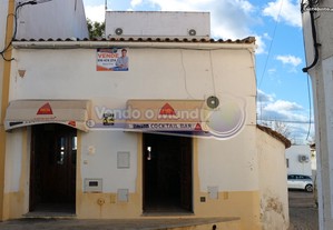 Estabelecimento Comercial em Cabeção, Mora (MOR048)