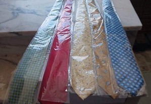 Lote gravatas homem varias cores 10 000 pcs BOM PREÇO