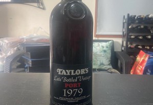 Porto taylors de 1979 engarrafado em 1985