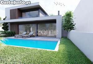 Terreno 492M2 | Projetos Aprovados | Moradia...