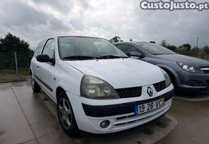 Renault Clio comercial - 03