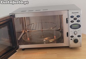 Microondas Panasonic 23L de capacidade com 600W usado mas em bom estado, (108 euros, negocivel)