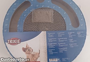 Arranhador com brinquedos para gato