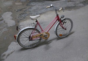 Bicicleta de criança antiga