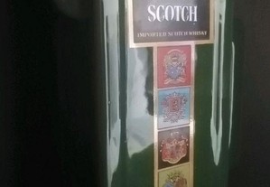 Jarro do Whisky Passport Scotch em loiça e em tom de verde em estado rigorosamente novo