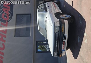 Toyota Hilux 4x2 5 lugares