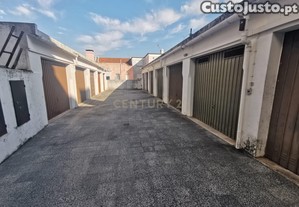 de Garagem Individual   Rua Elias Garcia, Almada