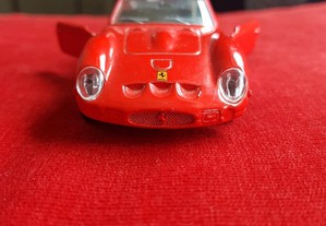 Ferrari 250 GTO Maisto Scala 1/38