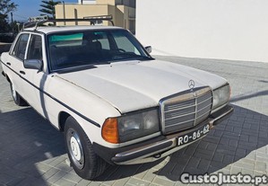 Mercedes-Benz 300 D