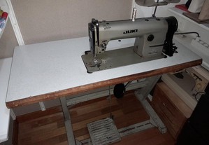 Máquina de costura Juki