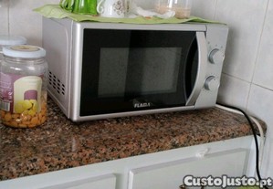 Microondas com pouco uso em bom estado