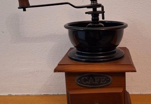 Moedor de grãos de café manual, em madeira e aço, com gaveta