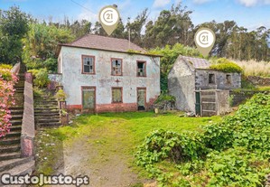 �nica em Santa   Casa Tradicional para Reconstru��o em Terreno de 2.112m�