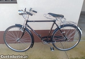 Bicicleta pasteleira SIERA DE LUXO restaurada