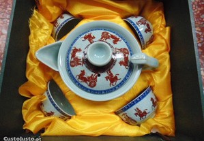 Conjunto de chá chinês na caixa