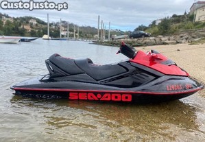 Mota de agua Seadoo 215 3 lugares