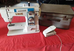 Máquina de costura UNIC