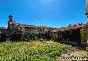 Quinta, Construções Em Pedra, Linha De Água,...