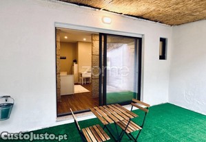 Moradia 2 Pisos, Rendimento Imediato 6 %, Porto